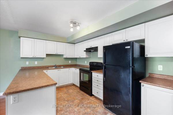 41 Coulter St, Barrie, ON L4N6L9 Photo 3