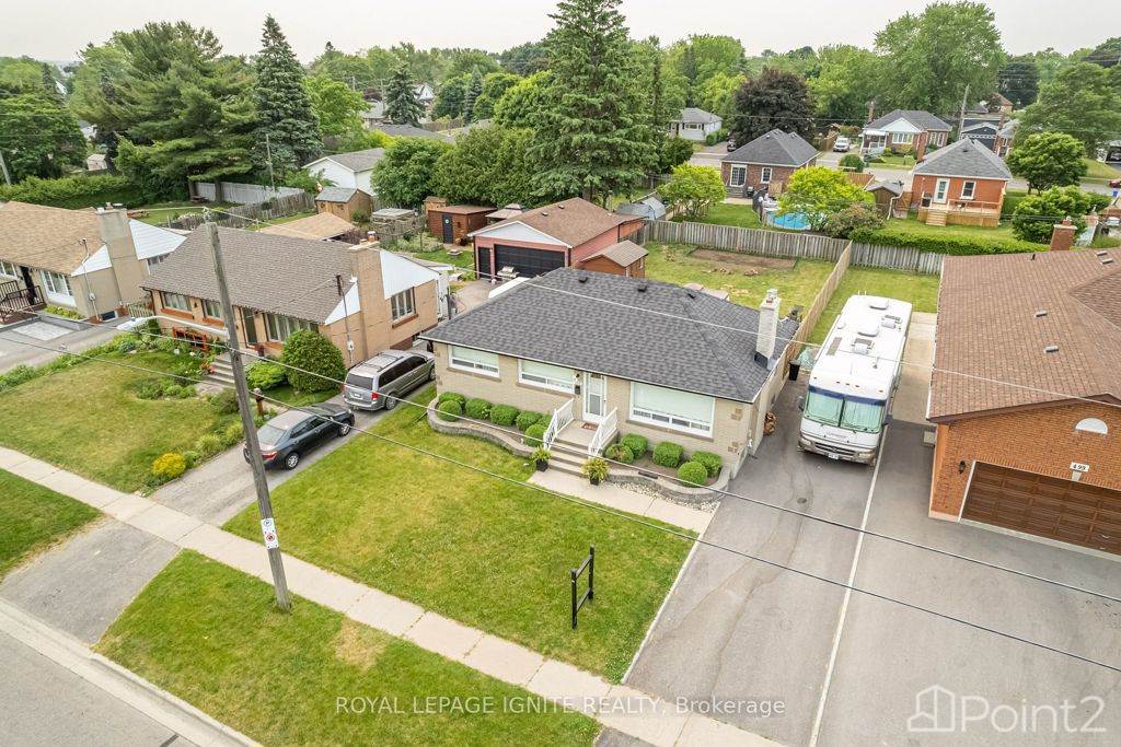 493 Woodcrest Ave, Other, ON L1J2T7 Photo 5
