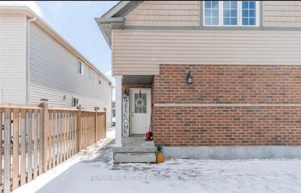 196 Woodbine Lower Ave, Kitchener, ON N2R0A9 Photo 3