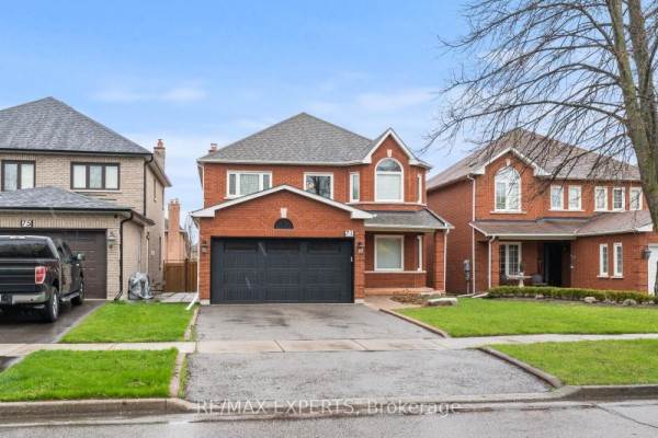 71 Castlepoint Dr, Vaughan, ON L4H1B8 Photo 3