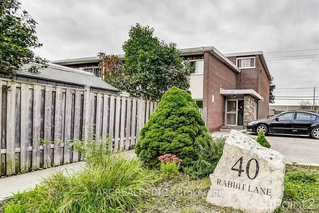 4 Bedroom Residential Home For Sale | 40 Rabbit Lane | Toronto | null