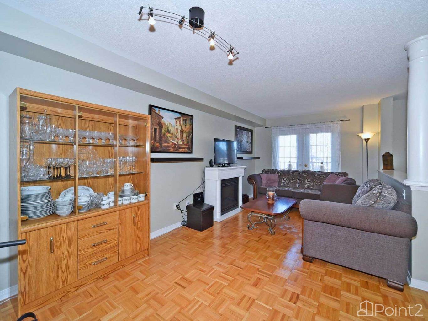 19 Foxchase Ave Vaughan Ontario L 4 L 9 N 1, Vaughan, ON L4L9N1 Photo 7