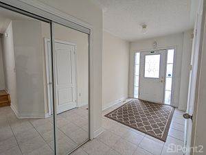 769 Fable Cres, Mississauga, ON L5W1S1 Photo 5