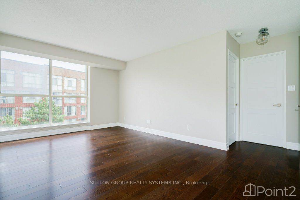 22 Southport St, Toronto, ON M6S4Y9 Photo 2
