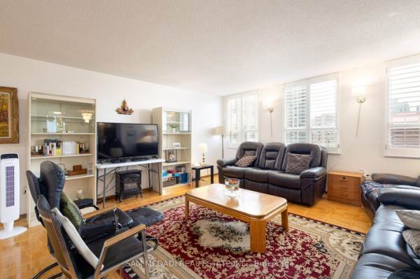 3650 Kaneff Cres, Mississauga, ON L5A4A1 Photo 5