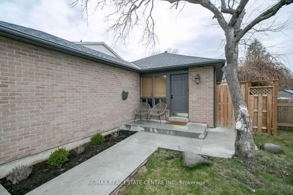 6089 Fullerton Cres, Mississauga, ON L5N3A3 Photo 2
