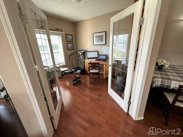 9810 94 Street, Peace River, AB T8S1A0 Photo 6