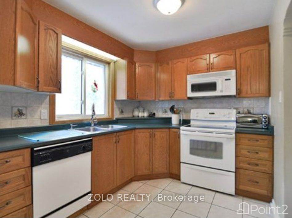 105 Humber Cres, Other, ON L7B1J3 Photo 4
