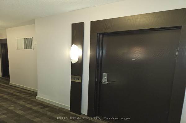 70 Absolute Ave, Mississauga, ON L4Z0A4 Photo 3