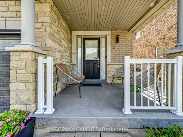 7 Orion Ave, Vaughan, ON L4H0B3 Photo 2