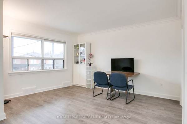 20 Lacey Ave, Toronto, ON M6M3L7 Photo 7