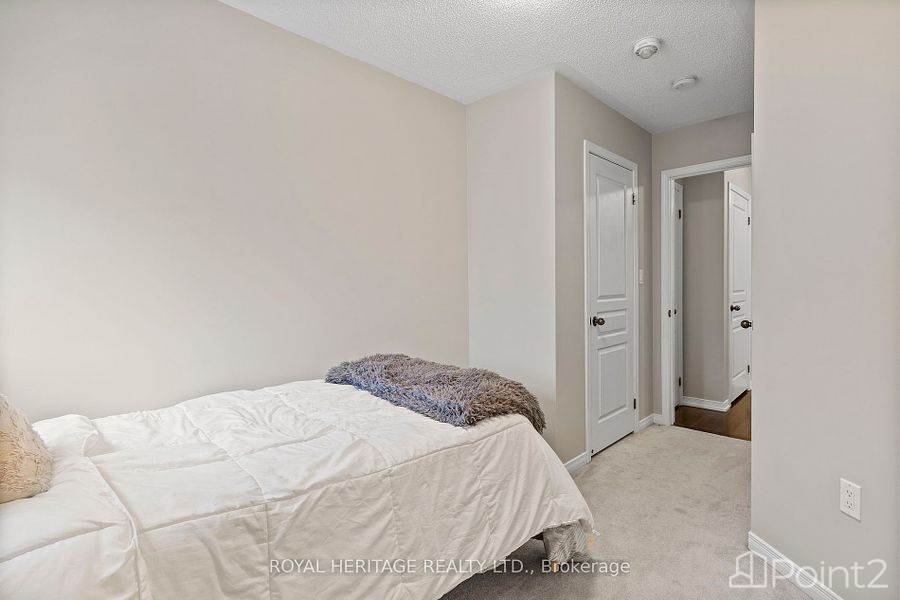121 Magpie Way, Whitby, ON L1N0K5 Photo 4