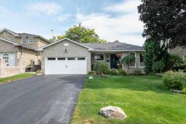 896 Morley Ave, Milton, ON L9T4Y8 Photo 2