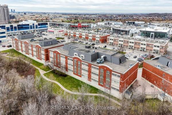 9451 Jane St, Vaughan, ON L6A4H7 Photo 3