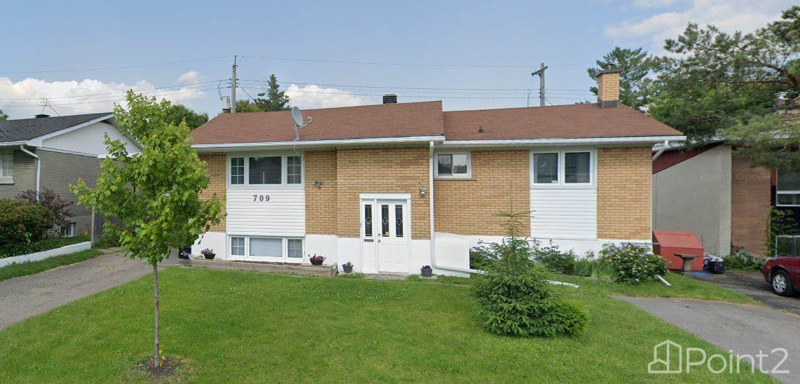 4 Bedroom Multifamily For Sale | 709 Luc St | Ottawa | K1K3M5