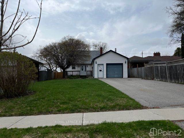 910 William Booth Cres, Other, ON L1G7N4 Photo 2