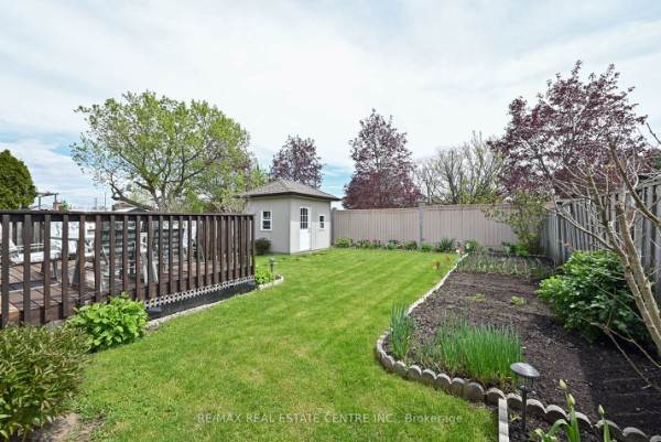 930 Wetherby Lane, Mississauga, ON L4W4S7 Photo 4