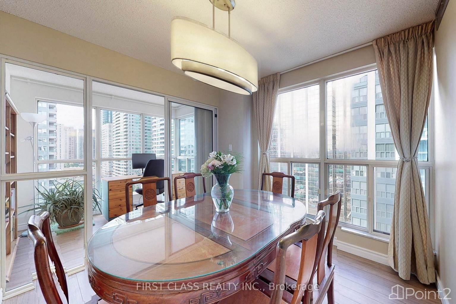 28 Hollywood Ave 1409, Toronto, ON M2N6S4 Photo 4