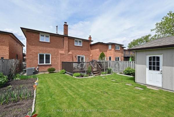 930 Wetherby Lane, Mississauga, ON L4W4S7 Photo 5