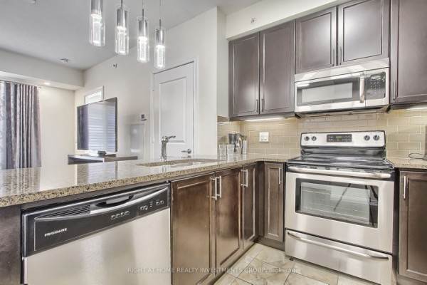 9255 Jane St, Vaughan, ON L6A0K1 Photo 7